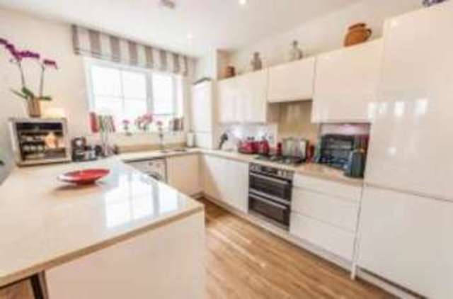  Image of 2 Bedroom Flat for sale at Gresham Park Road Woking Old Woking, GU22 9DA