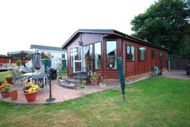  Image of 2 Bedroom Detached for sale at Hayes Chase Battlesbridge Wickford, SS11 7QT