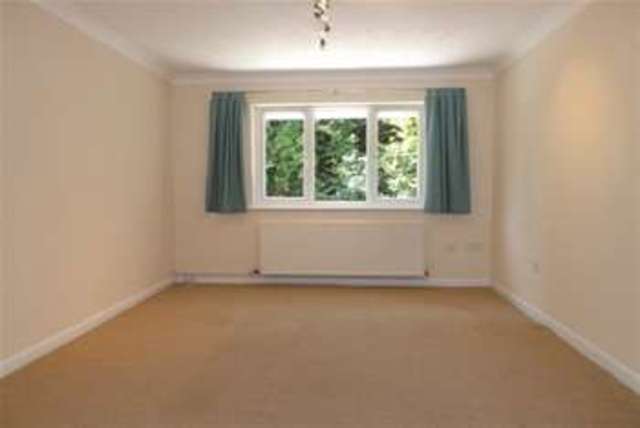  Image of 1 Bedroom Flat to rent at Plymouth, PL3 6HW