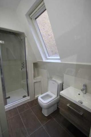  Image of 1 Bedroom Flat to rent at London WC1V 6RD Holborn, WC1V 6RD