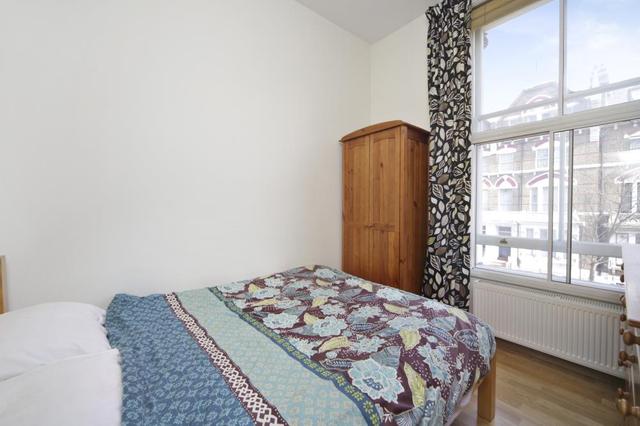  Image of 1 Bedroom Flat to rent at Holland Road  London, W14 8HL