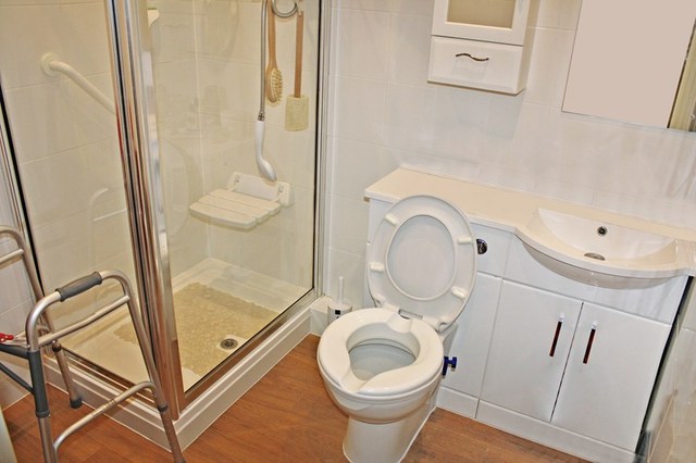  Image of 2 Bedroom Retirement Property for sale at Jews Walk  Sydenham, SE26 4NN