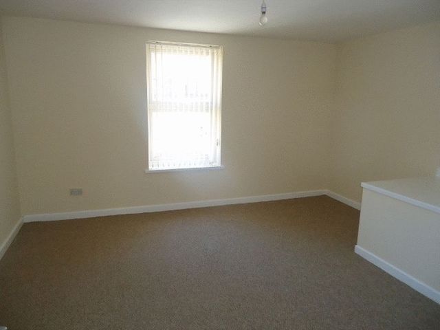 Image of 3 Bedroom Terraced to rent at James Street Garston Liverpool, L19 2LS