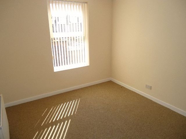  Image of 3 Bedroom Terraced to rent at James Street Garston Liverpool, L19 2LS