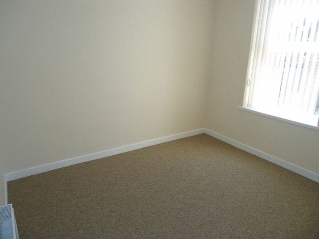  Image of 3 Bedroom Terraced to rent at James Street Garston Liverpool, L19 2LS