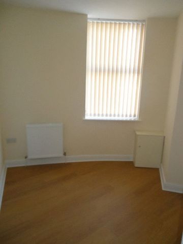  Image of 3 Bedroom Terraced to rent at James Street Garston Liverpool, L19 2LS