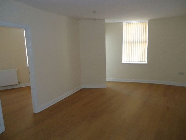  Image of 3 Bedroom Terraced to rent at James Street Garston Liverpool, L19 2LS