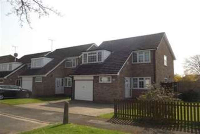  Image of 4 Bedroom Detached to rent at Broxbourne, EN10 6PG