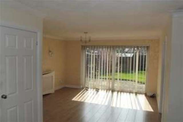  Image of 4 Bedroom Detached to rent at Broxbourne, EN10 6PG