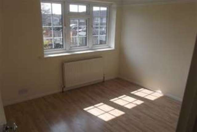  Image of 4 Bedroom Detached to rent at Broxbourne, EN10 6PG