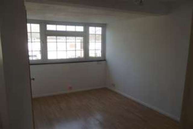  Image of 4 Bedroom Detached to rent at Broxbourne, EN10 6PG