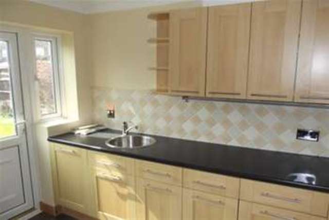 Image of 4 Bedroom Detached to rent at Broxbourne, EN10 6PG