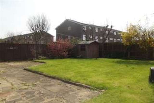  Image of 4 Bedroom Detached to rent at Broxbourne, EN10 6PG