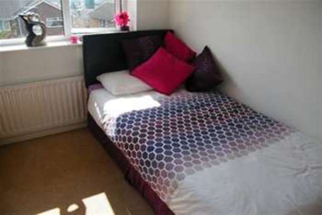  Image of 3 Bedroom Detached to rent at Cannock, WS12 4SA