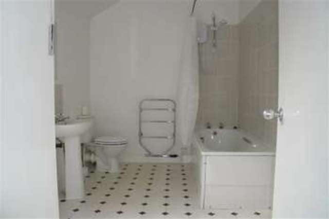  Image of 2 Bedroom Detached to rent at Falsgrave, YO12 7LH