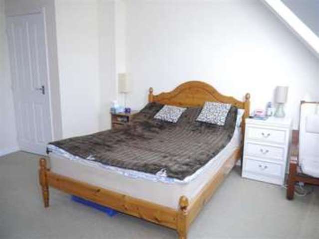  Image of 3 Bedroom Detached to rent at Lochem Road  DEVIZES, SN10 2GE
