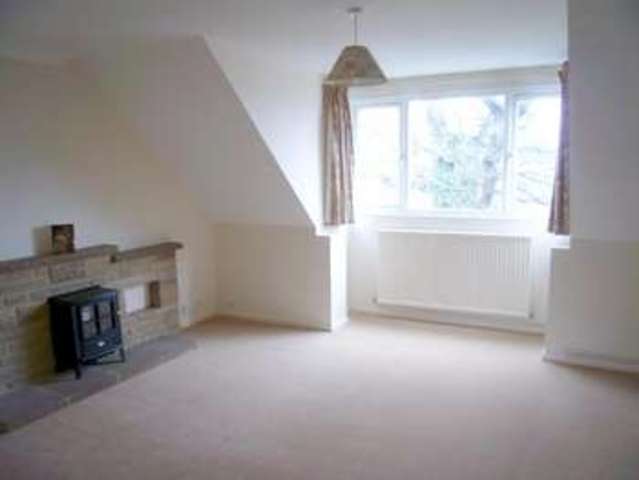  Image of 2 Bedroom Flat to rent at Lytchett Matravers  Poole, BH16 6BN