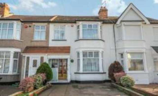  Image of 3 Bedroom Terraced for sale at Chingford  Chingford, E4 8EN
