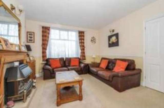  Image of 3 Bedroom Terraced for sale at Chingford  Chingford, E4 8EN