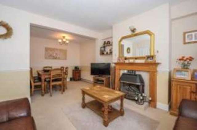  Image of 3 Bedroom Terraced for sale at Chingford  Chingford, E4 8EN