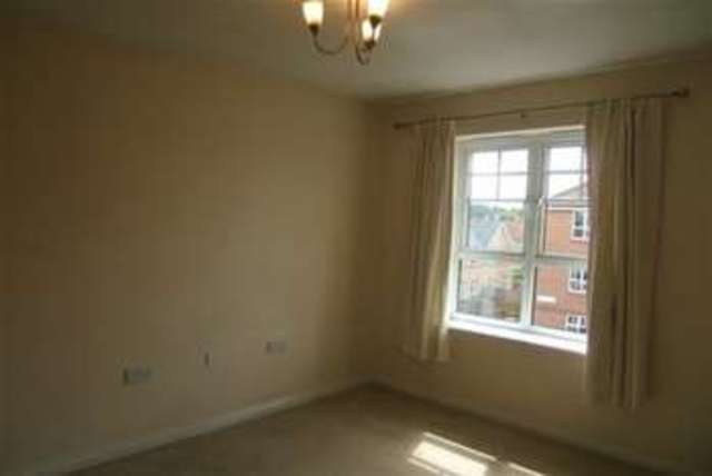  Image of 2 Bedroom Flat to rent at Wakefield, WF2 9SL