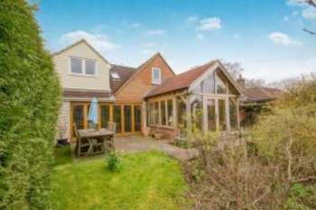 Image of 4 Bedroom Bungalow for sale at Monk Sherborne Tadley Monk Sherborne, RG26 5HS