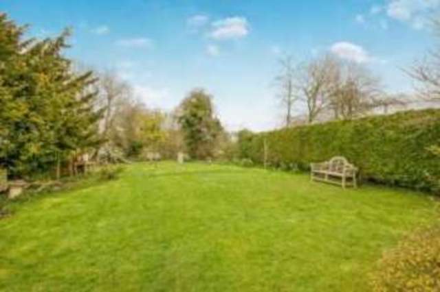  Image of 4 Bedroom Bungalow for sale at Monk Sherborne Tadley Monk Sherborne, RG26 5HS
