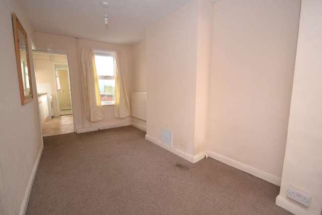  Image of 2 Bedroom End of Terrace to rent at Montague Street  Reading, RG1 4JH