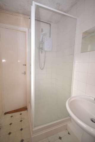 Image of 2 Bedroom End of Terrace to rent at Montague Street  Reading, RG1 4JH