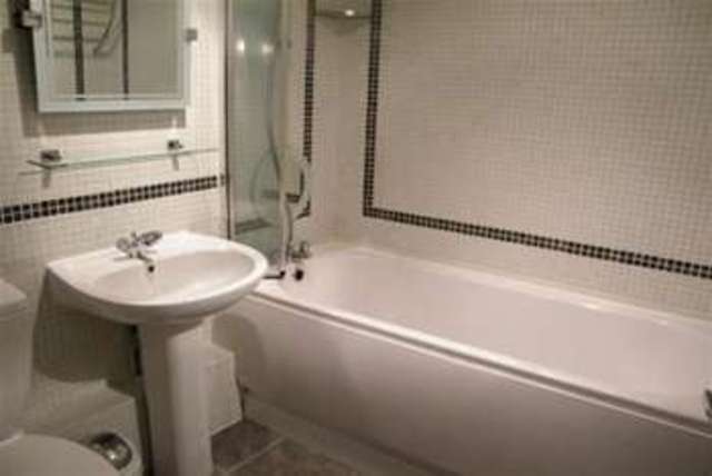  Image of 1 Bedroom Flat to rent at Sale, M33 4SH