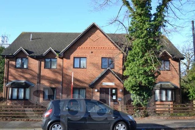  Image of 1 Bedroom House Share to rent at Northumberland Avenue  Reading, RG2 7NP