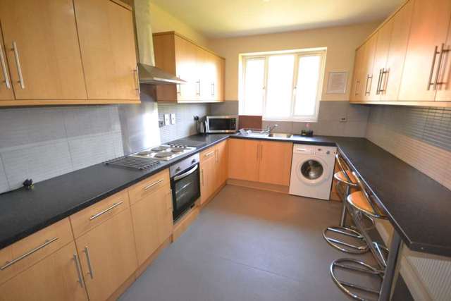  Image of 1 Bedroom House Share to rent at Northumberland Avenue  Reading, RG2 7NP