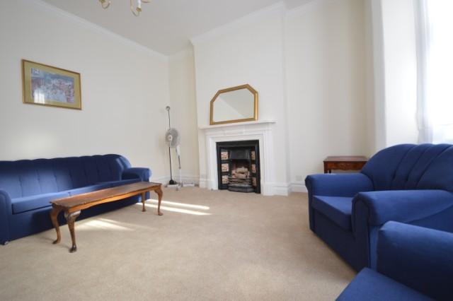  Image of 4 Bedroom Flat to rent at Shepherds Bush, W12 0JR