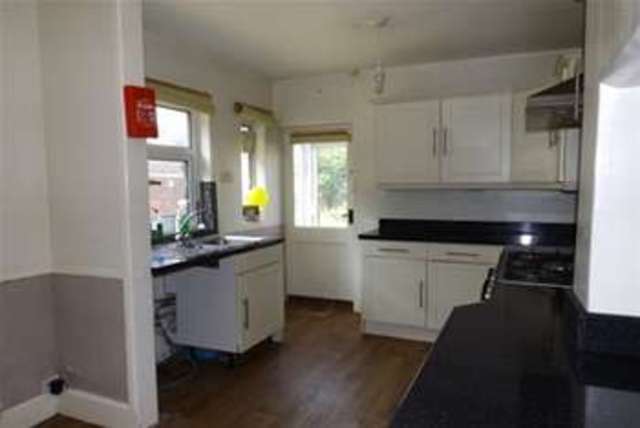  Image of 3 Bedroom Detached to rent at Worthing, BN14 7EF