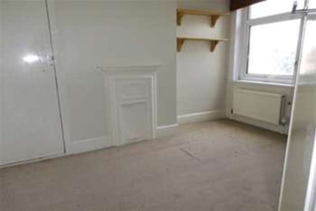  Image of 3 Bedroom Detached to rent at Worthing, BN14 7EF