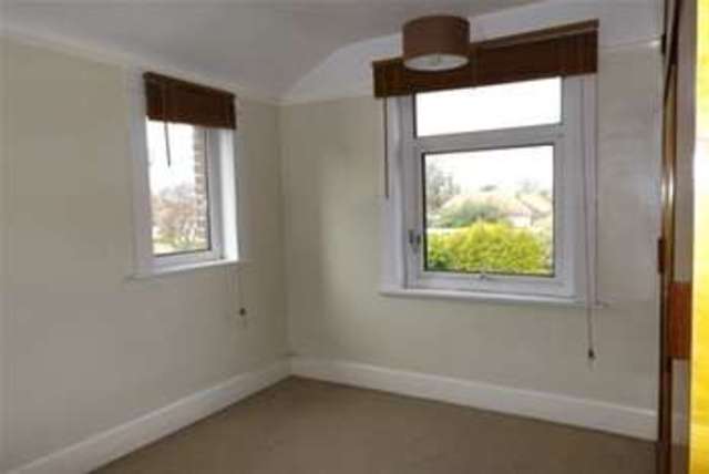  Image of 3 Bedroom Detached to rent at Worthing, BN14 7EF