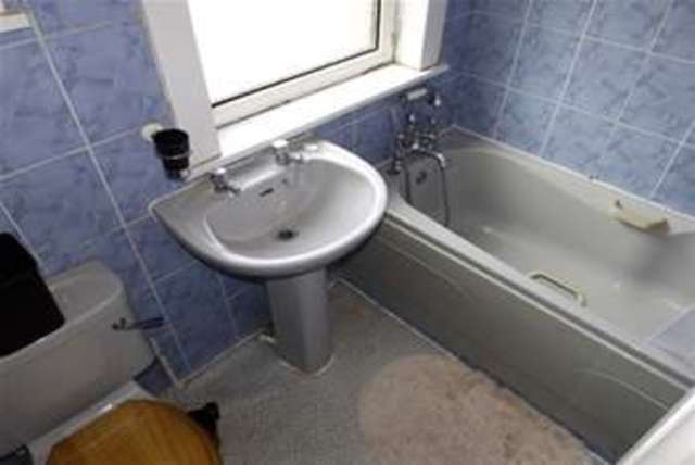  Image of 3 Bedroom Detached to rent at Worthing, BN14 7EF