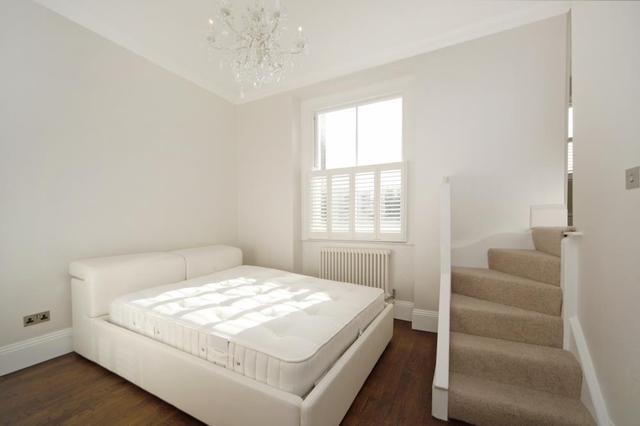  Image of 2 Bedroom Property to rent at Queens Gardens  London, W2 3AF