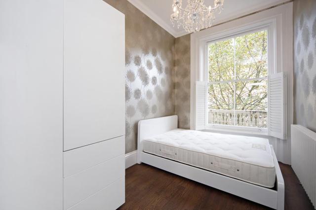  Image of 2 Bedroom Property to rent at Queens Gardens  London, W2 3AF