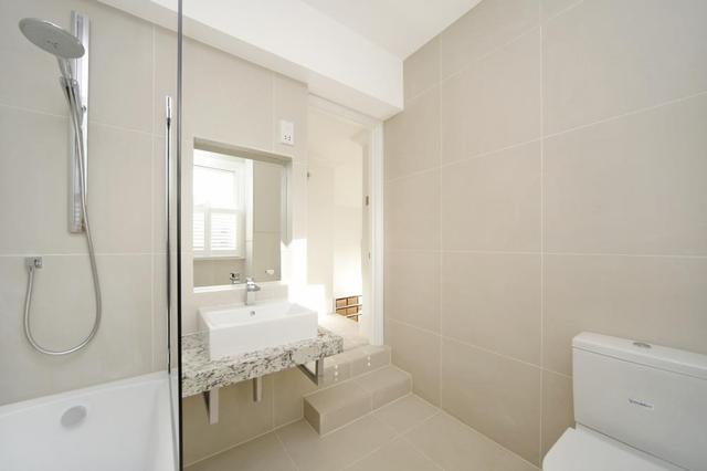  Image of 2 Bedroom Property to rent at Queens Gardens  London, W2 3AF
