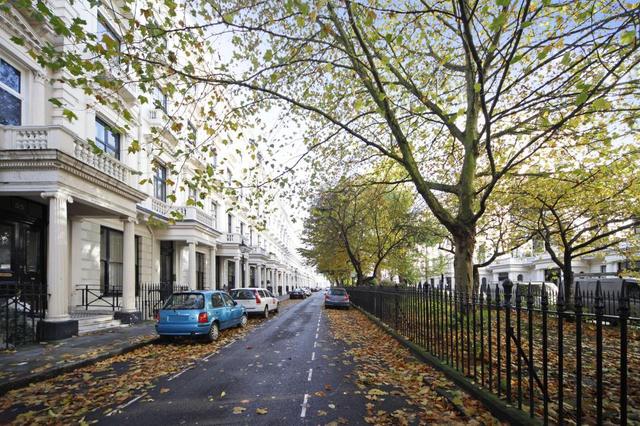 Image of 2 Bedroom Property to rent at Queens Gardens  London, W2 3AF