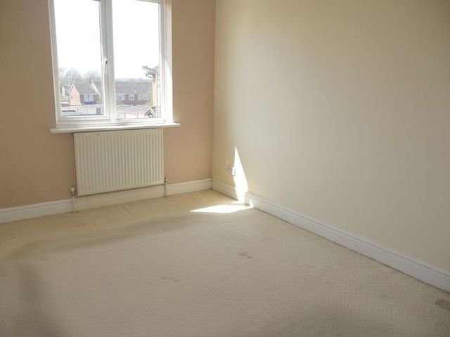  Image of 3 Bedroom Detached for sale at Ravensbourne Road  Aylesbury, HP21 9TG