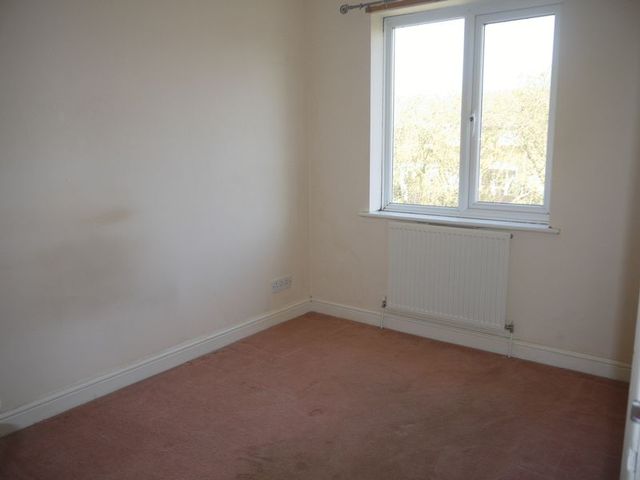  Image of 3 Bedroom Detached for sale at Ravensbourne Road  Aylesbury, HP21 9TG