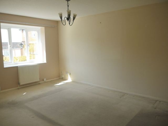  Image of 3 Bedroom Detached for sale at Ravensbourne Road  Aylesbury, HP21 9TG