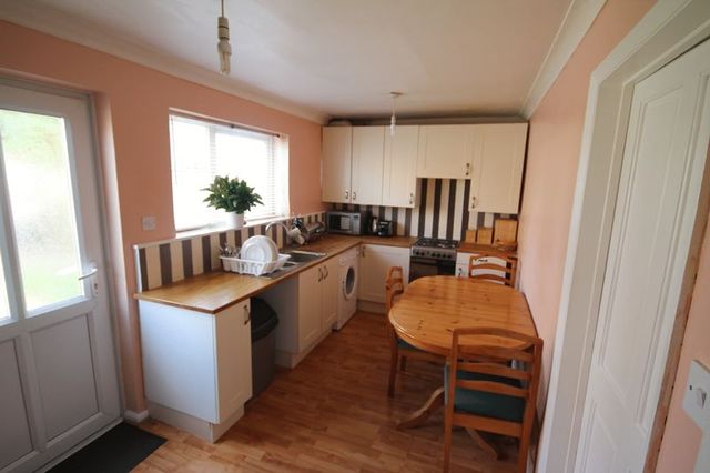  Image of 3 Bedroom Semi-Detached to rent at Rodsley Crescent Littleover Derby, DE23 2NY