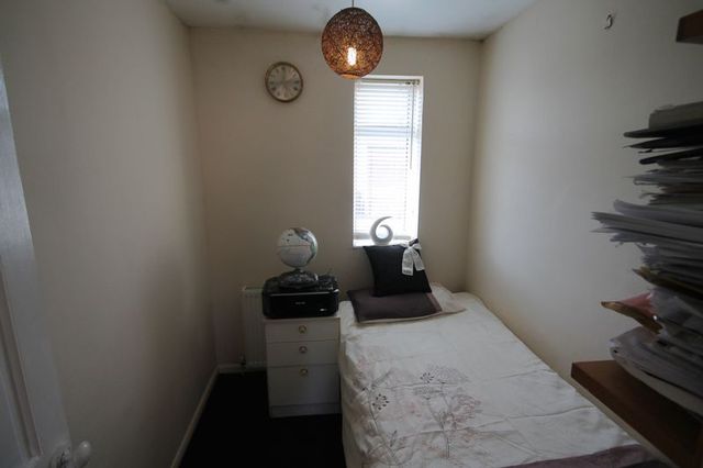  Image of 3 Bedroom Semi-Detached to rent at Rodsley Crescent Littleover Derby, DE23 2NY