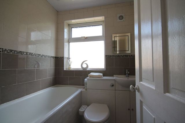  Image of 3 Bedroom Semi-Detached to rent at Rodsley Crescent Littleover Derby, DE23 2NY