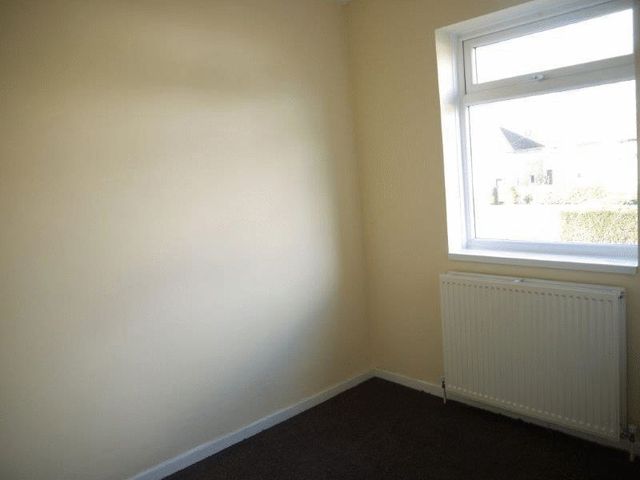  Image of 3 Bedroom Semi-Detached to rent at Rowlestone Rise Greengates Bradford, BD10 0DS