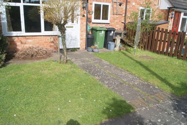  Image of 2 Bedroom Terraced for sale at Sandringham Close  Evesham, WR11 4QW