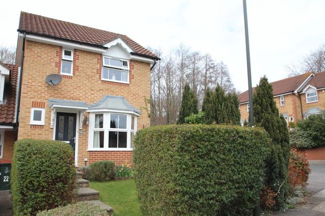  Image of 2 Bedroom Terraced to rent at Severn Road Maidenbower Crawley, RH10 7ZF